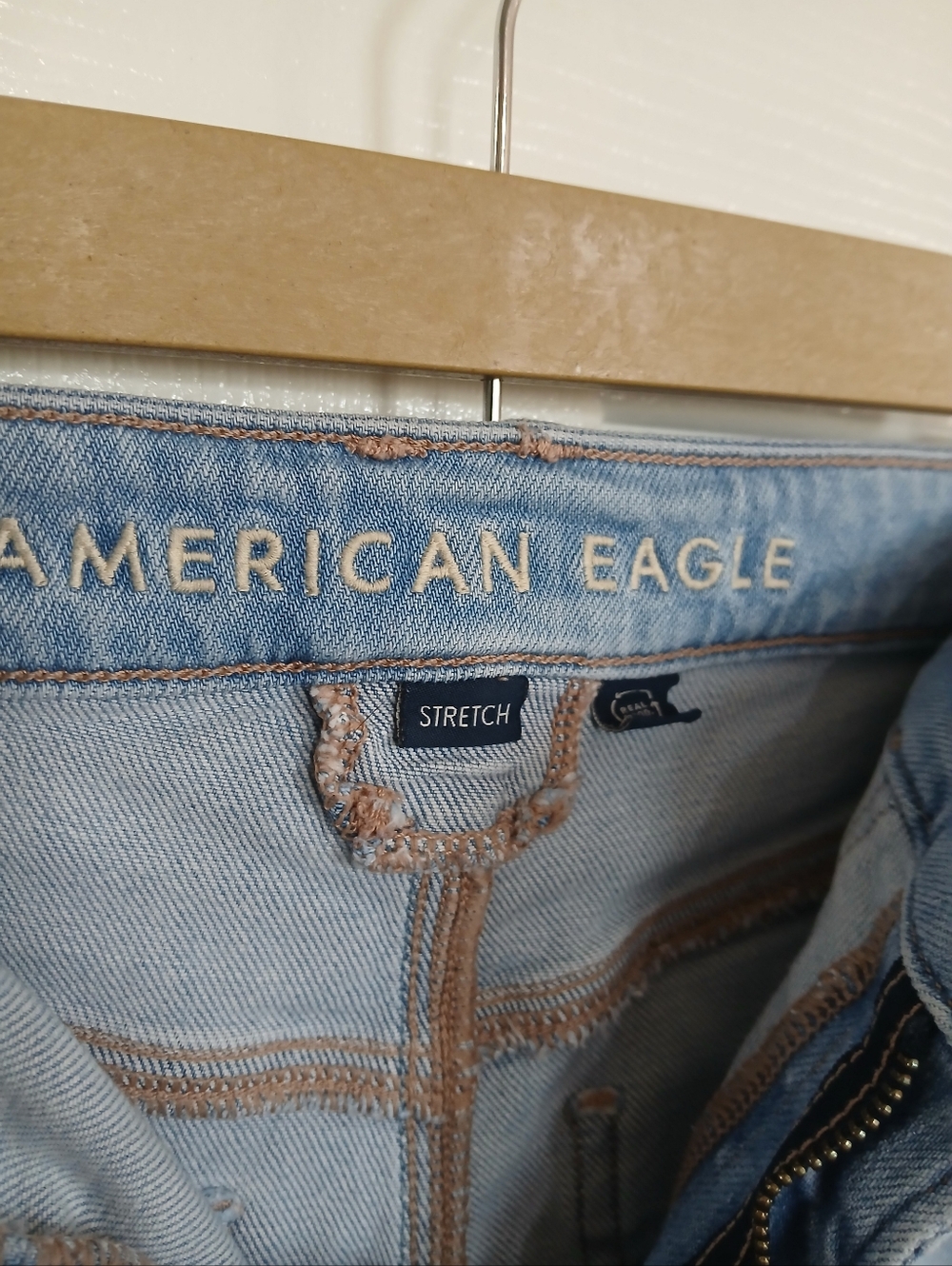 American Eagle Super High Rise Light Wash Blue Baggy Wide-Leg Cargo Jeans - Picture 11 of 14